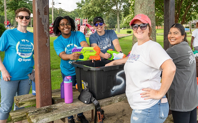 Signet volunteer group at campus event